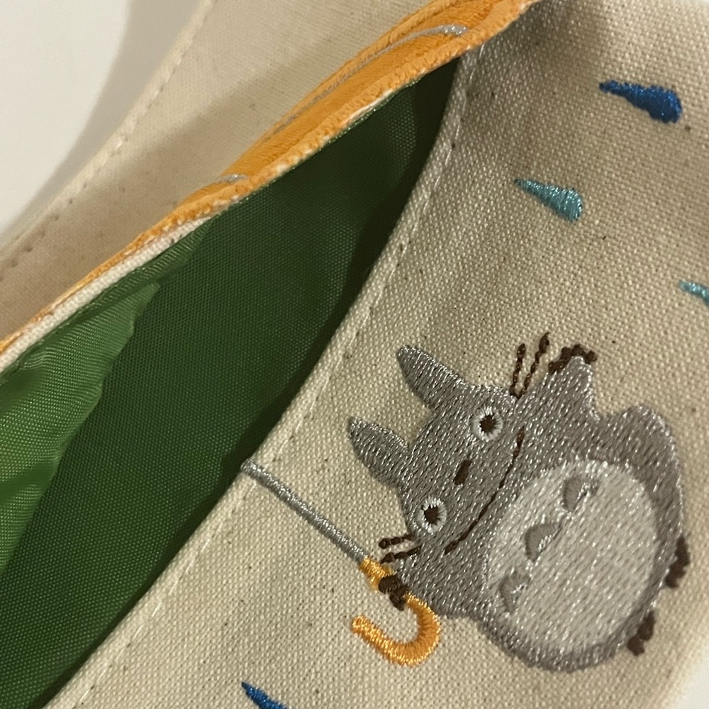 My Neighbor Totoro Tissue Holder/Small Embroidered Pouch - Picture 4 of 7